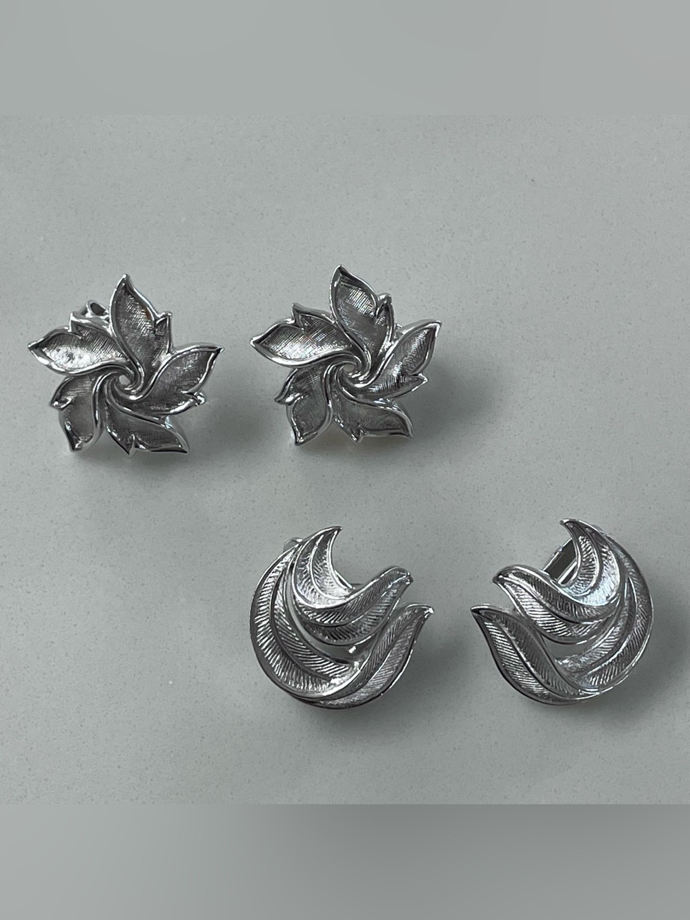 [LOT OF 2] Crown Trifari Signed Vintage MCM Silver-Tone Clip On Earrings